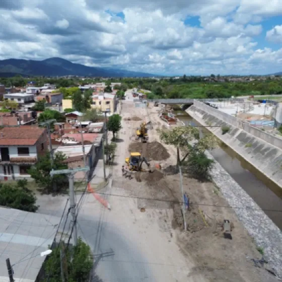 Red de cloaca en calle Hipólito Yrigoyen