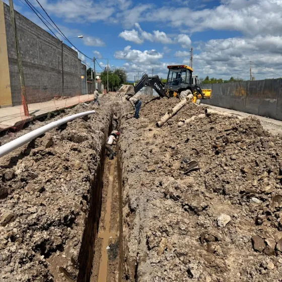 Red de cloaca en calle Hipólito Yrigoyen