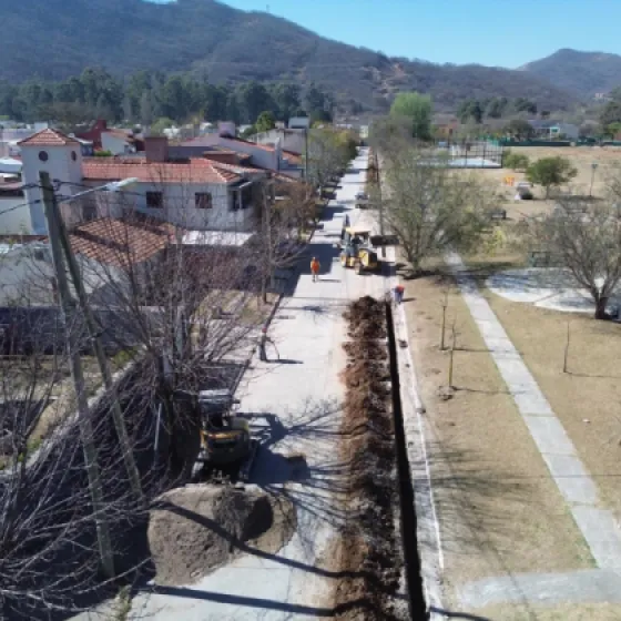 Ampliación de red de agua en calle Bartolomé Apóstol